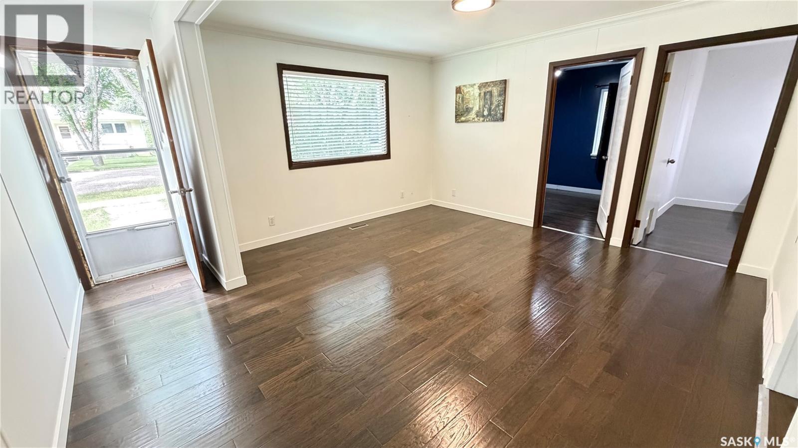 320 Aspen Street, Maple Creek, SK - Indoor Photo Showing Other Room