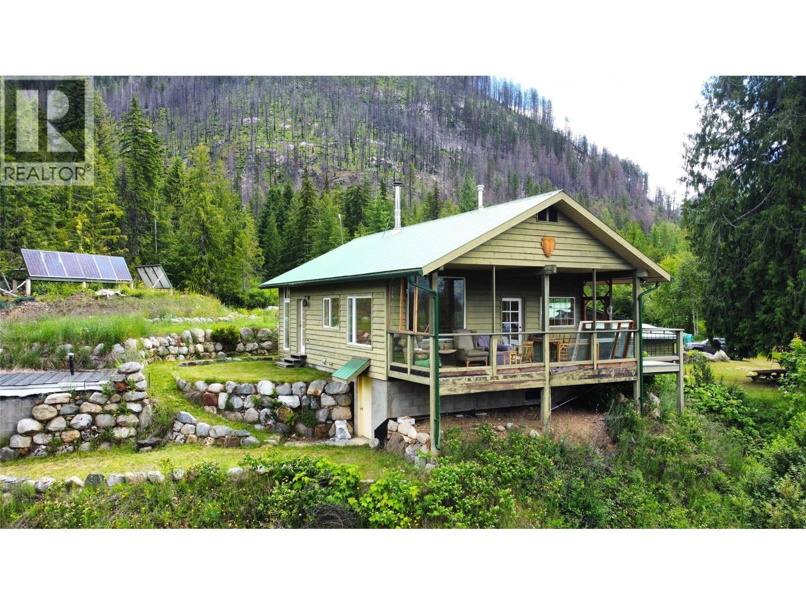9155 Highway 6, Silverton, BC - Outdoor With Deck Patio Veranda