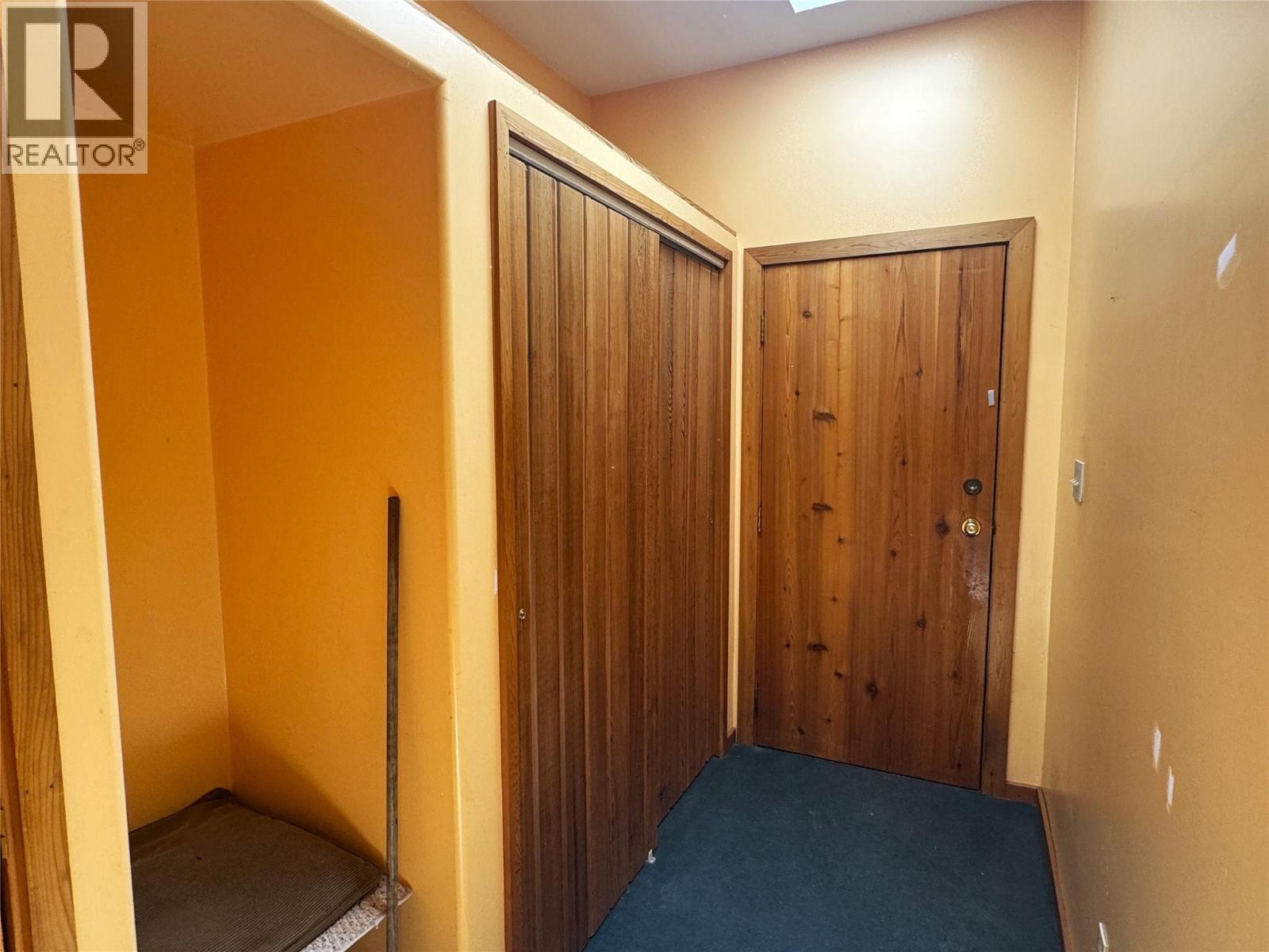 9155 Highway 6, Silverton, BC - Indoor Photo Showing Other Room