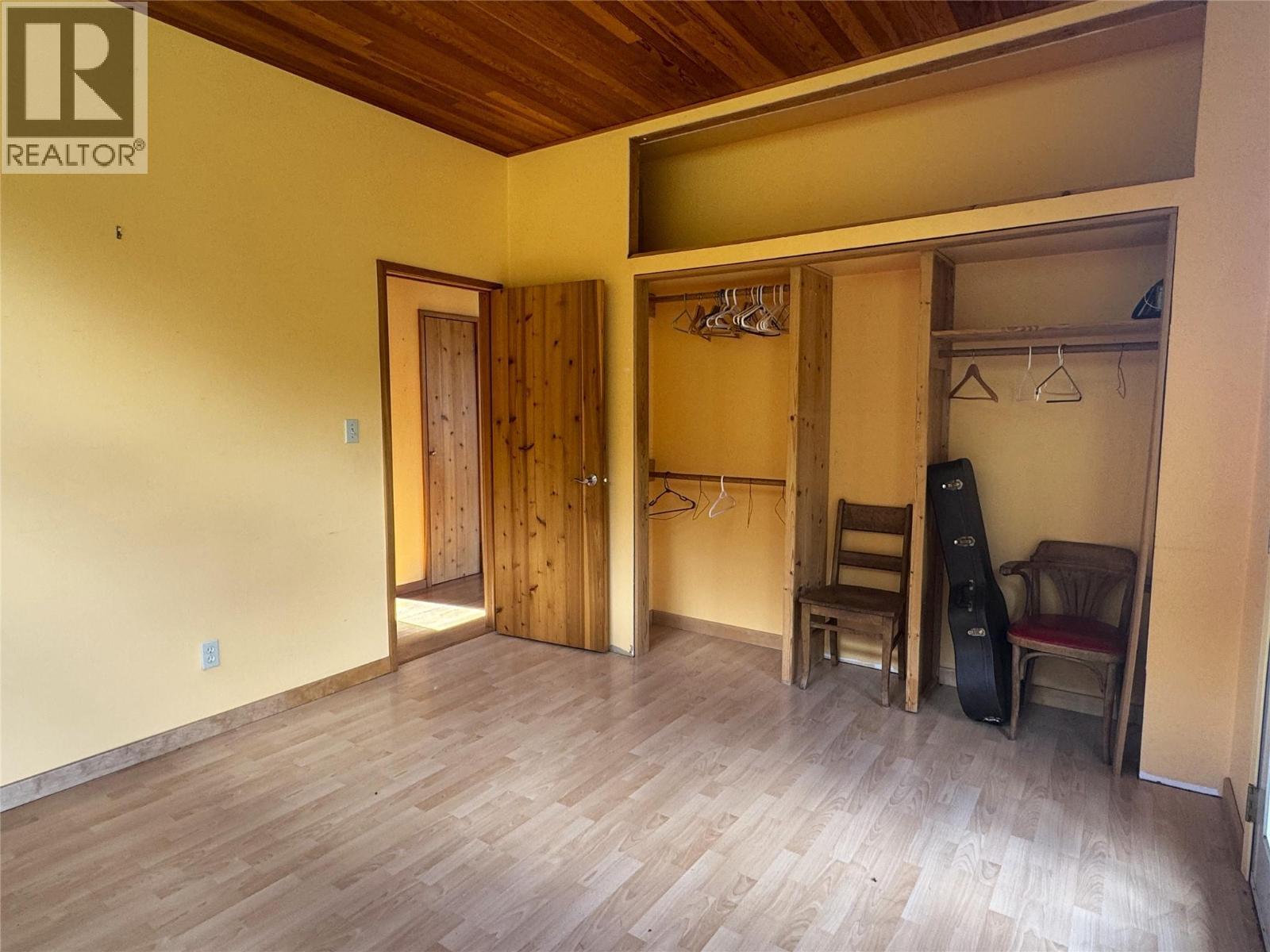 9155 Highway 6, Silverton, BC - Indoor Photo Showing Other Room