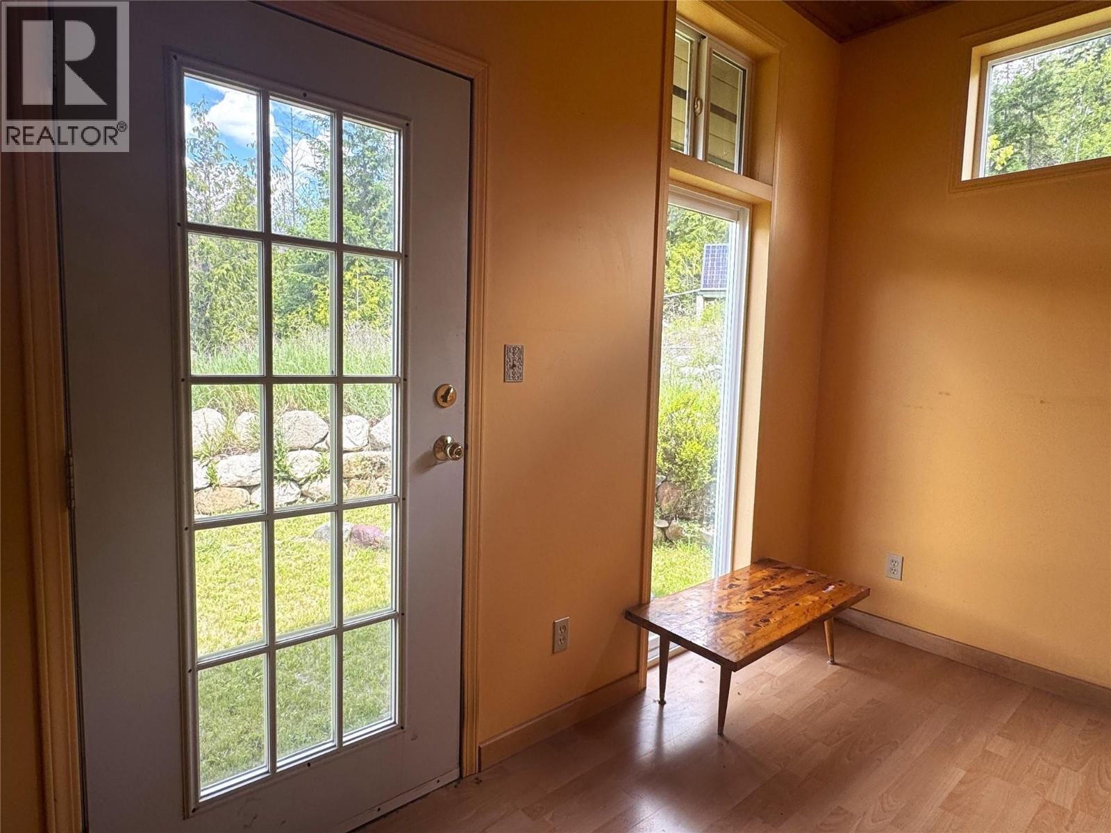 9155 Highway 6, Silverton, BC - Indoor Photo Showing Other Room
