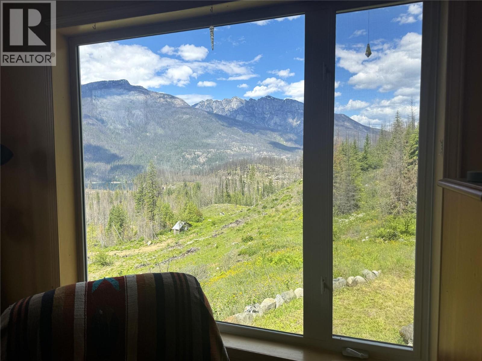 9155 Highway 6, Silverton, BC - Indoor Photo Showing Other Room