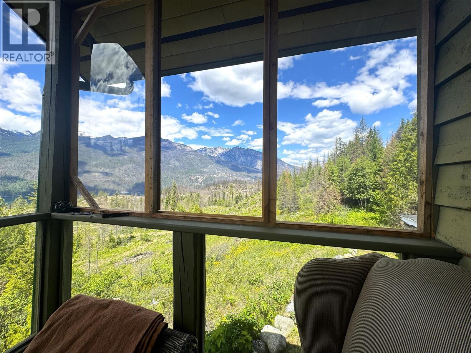 9155 Highway 6, Silverton, BC -
