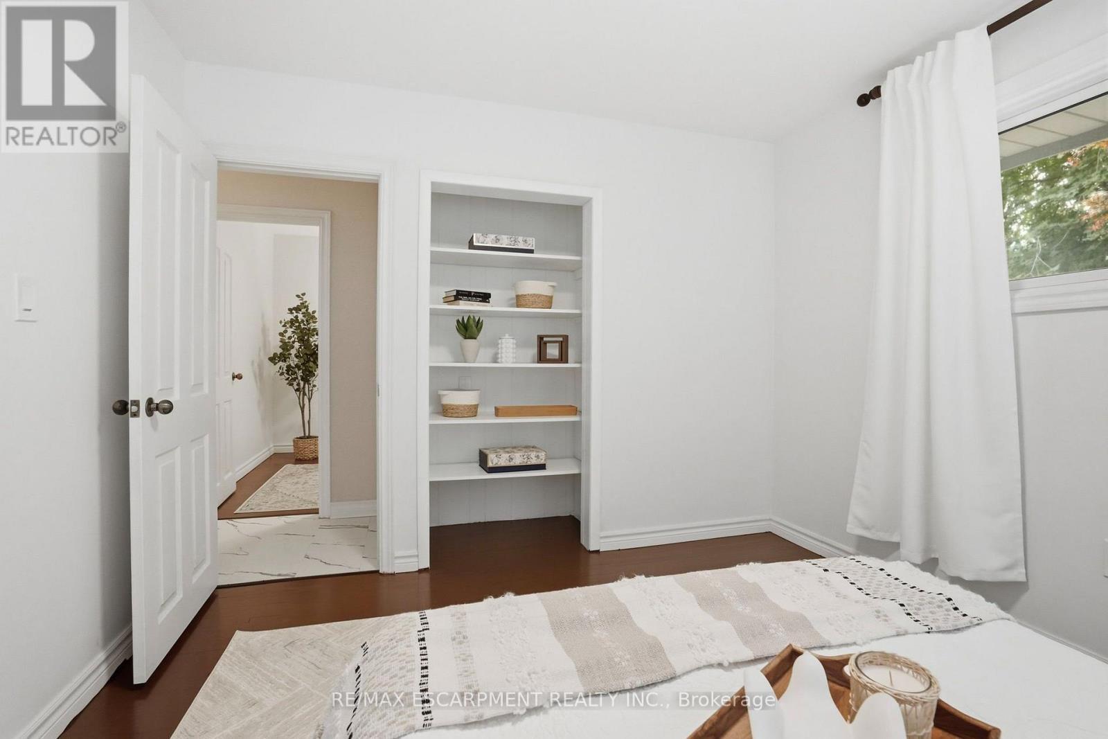 104 Dallas Avenue, Hamilton, ON - Indoor Photo Showing Bedroom