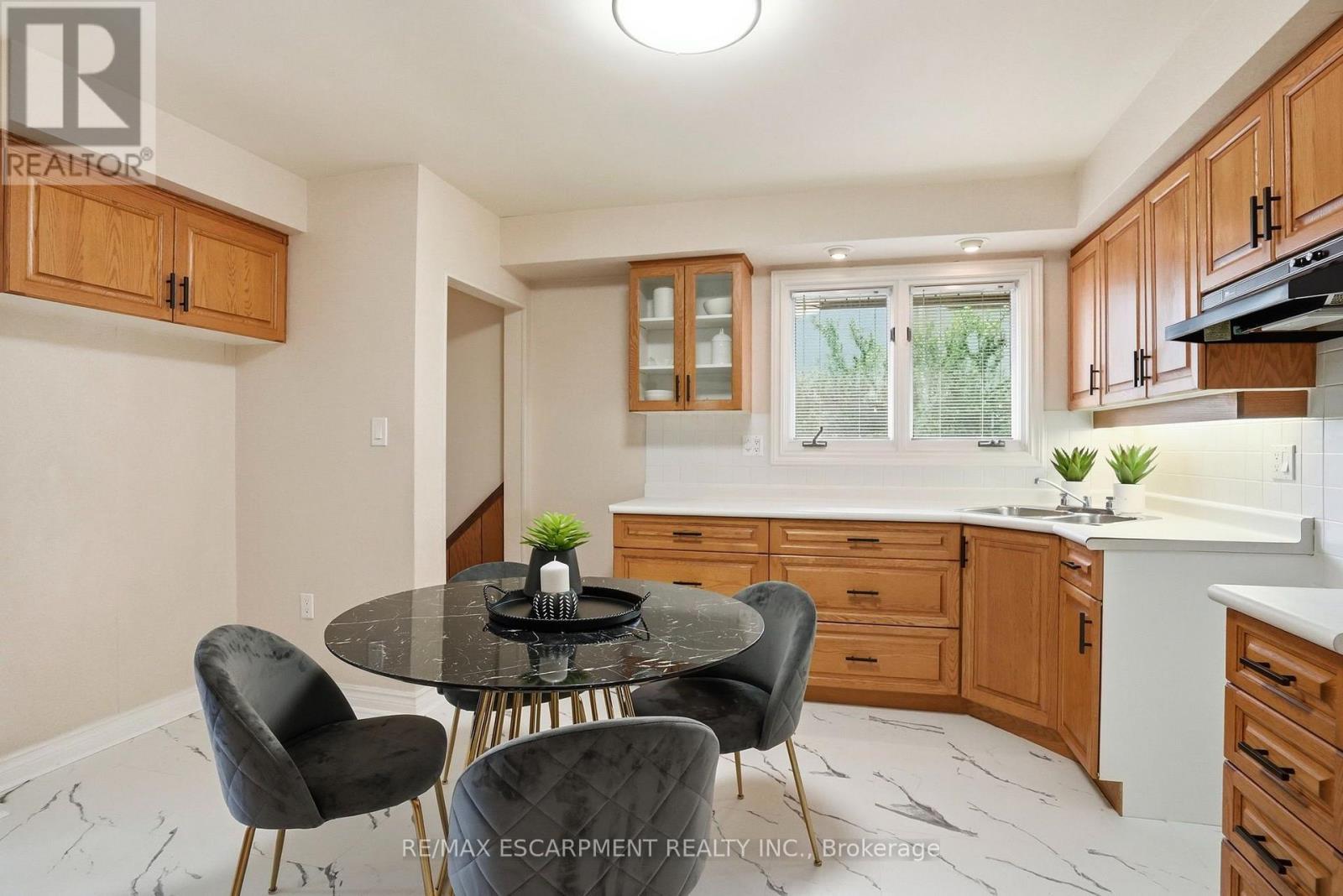 104 Dallas Avenue, Hamilton, ON - Indoor