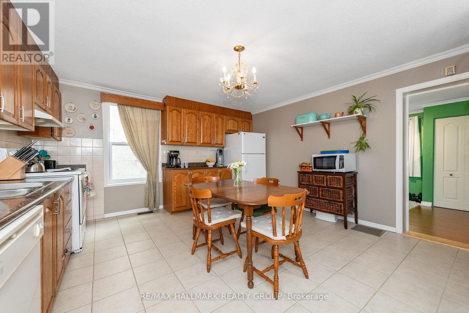 53 Louisa Street, Ottawa, ON - Indoor Photo Showing Kitchen