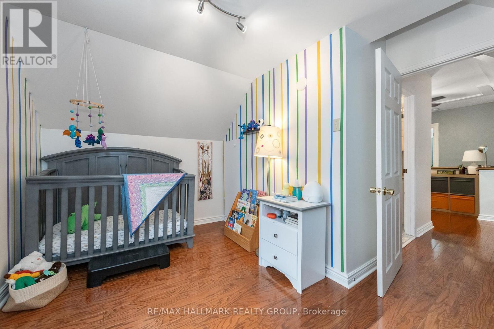 53 Louisa Street, Ottawa, ON - Indoor Photo Showing Bedroom
