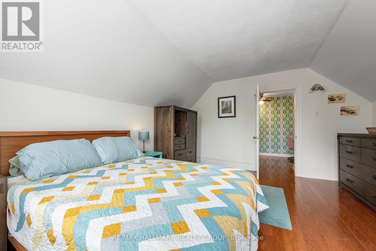 53 Louisa Street, Ottawa, ON - Indoor Photo Showing Bedroom