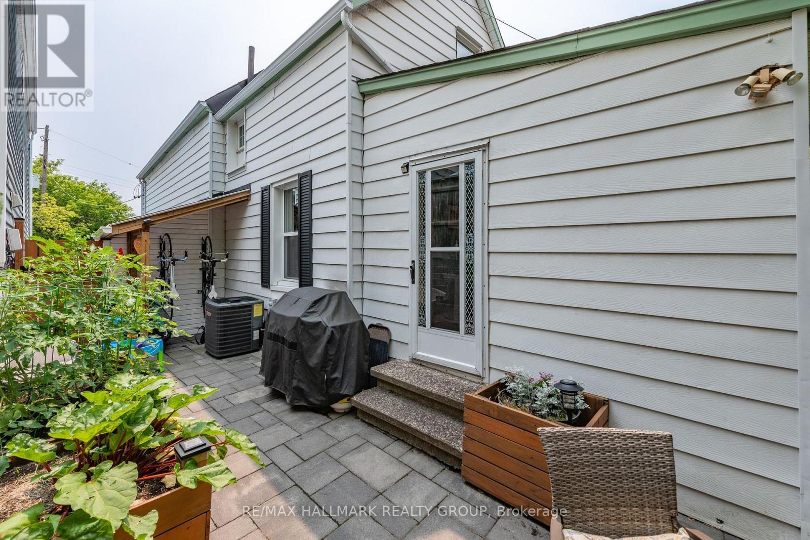 Interlock yard for low maintenance - 53 Louisa Street, Ottawa, ON - Outdoor With Exterior