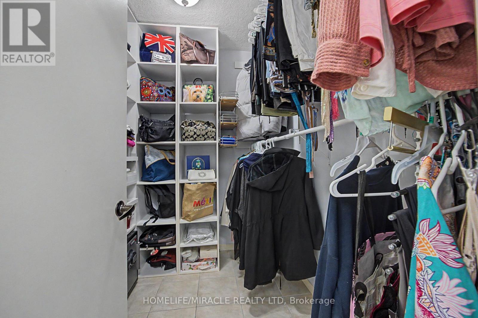 2603 - 2269 Lakeshore Boulevard W, Toronto, ON - Indoor With Storage