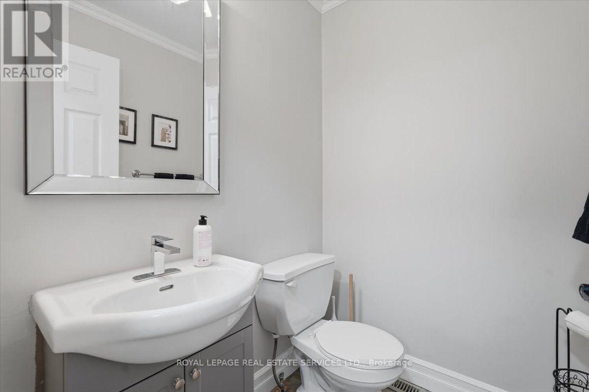 5185 Bunton Crescent, Burlington, ON - Indoor Photo Showing Bathroom