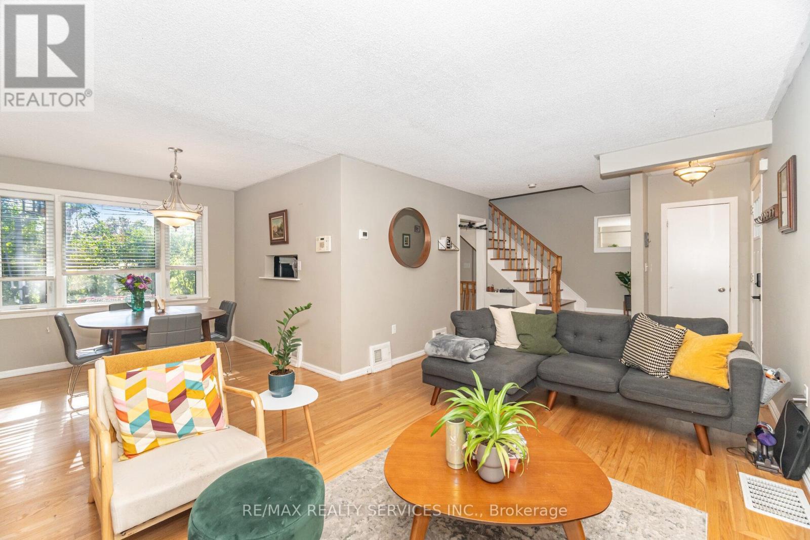 85 Eldomar Avenue, Brampton, ON - Indoor Photo Showing Living Room