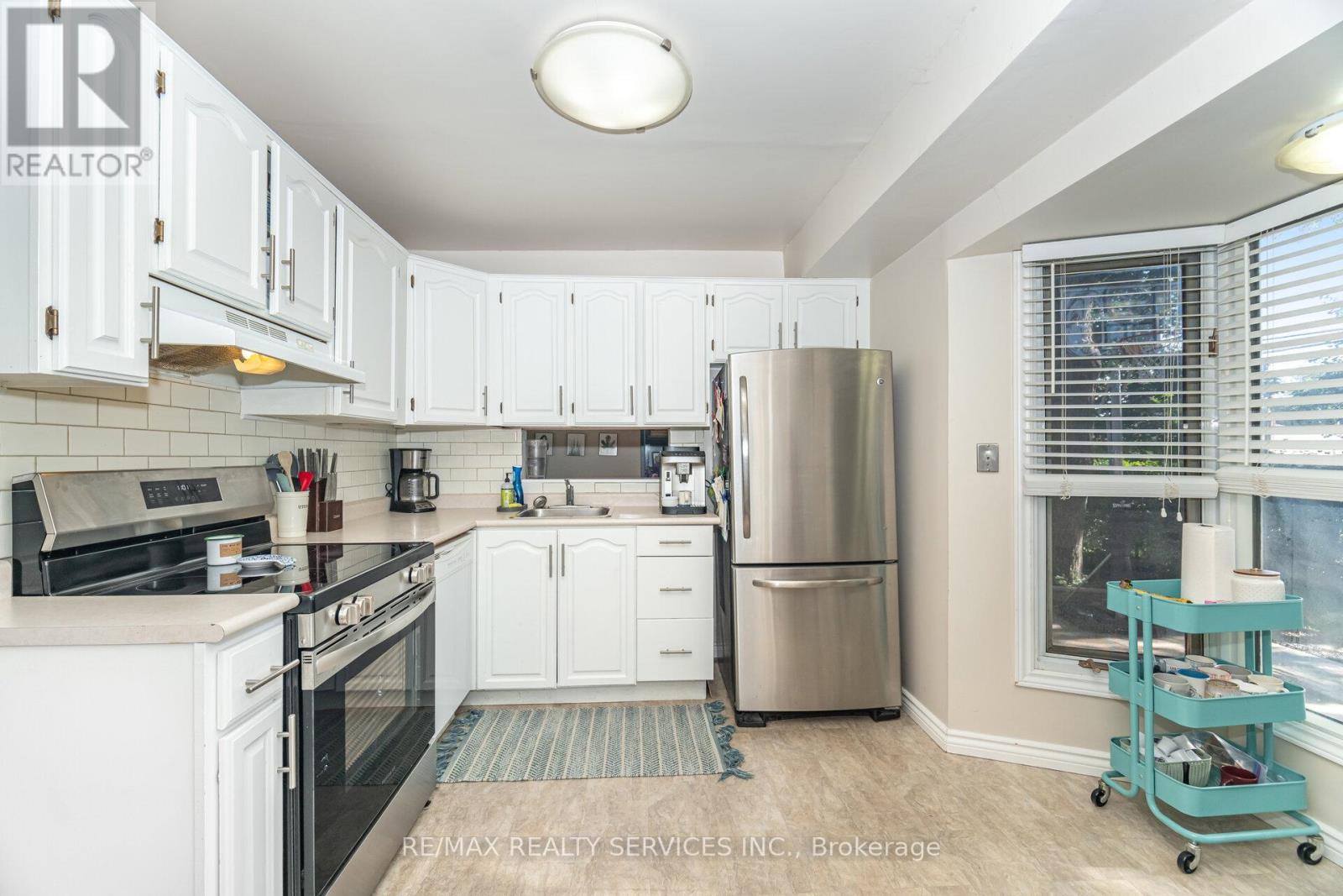85 Eldomar Avenue, Brampton, ON - Indoor Photo Showing Kitchen