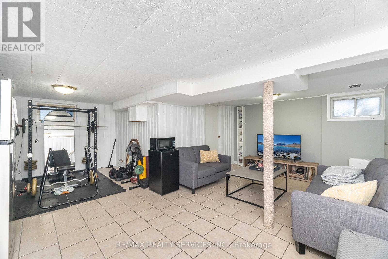 85 Eldomar Avenue, Brampton, ON - Indoor