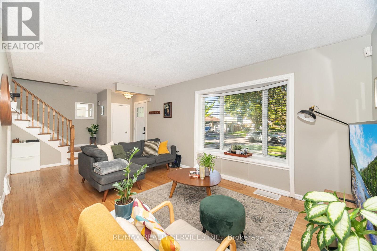 85 Eldomar Avenue, Brampton, ON - Indoor Photo Showing Living Room