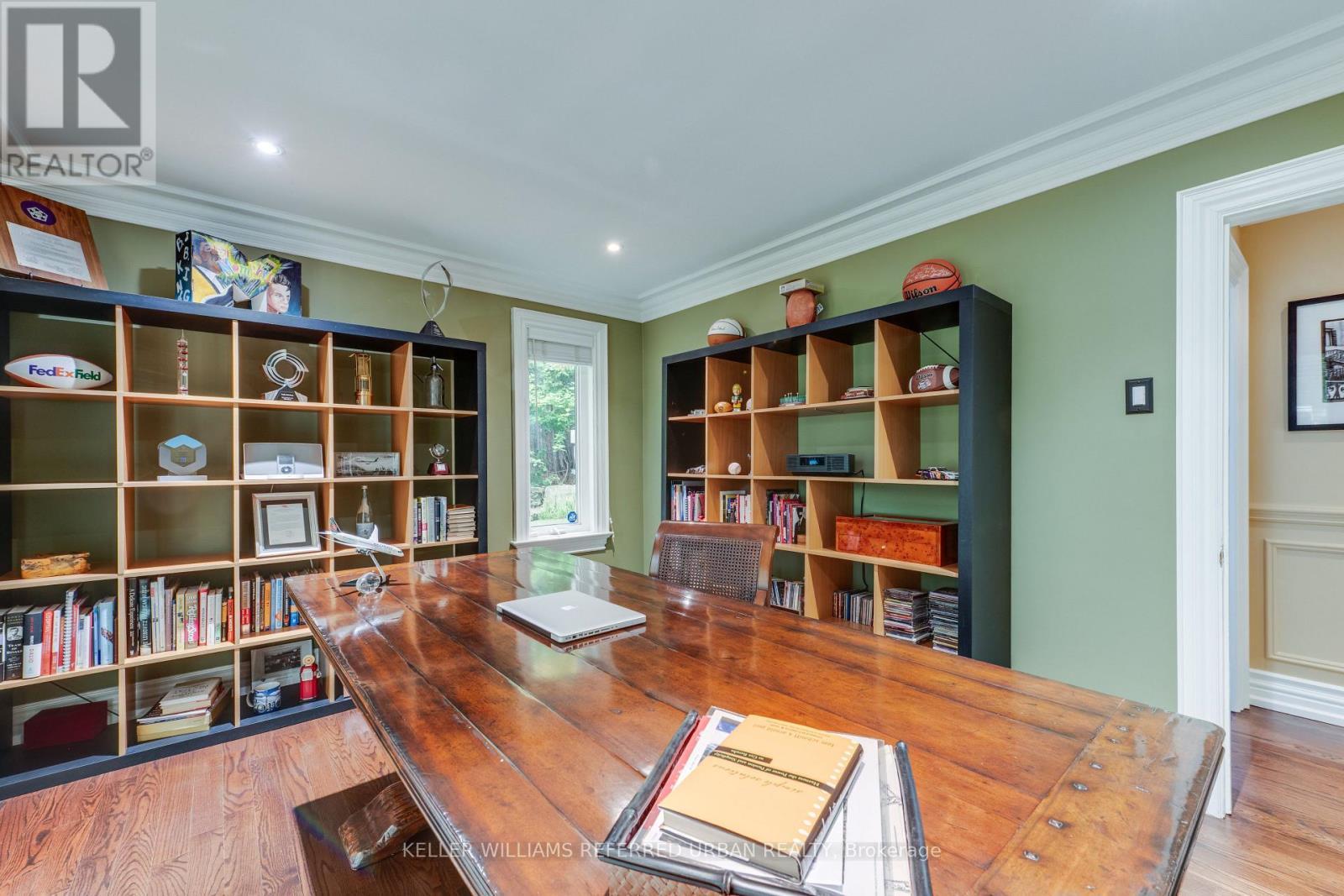 11 Country Club Drive, Toronto, ON - Indoor