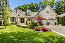 11 COUNTRY CLUB DRIVE Toronto, ON M9A 3J3