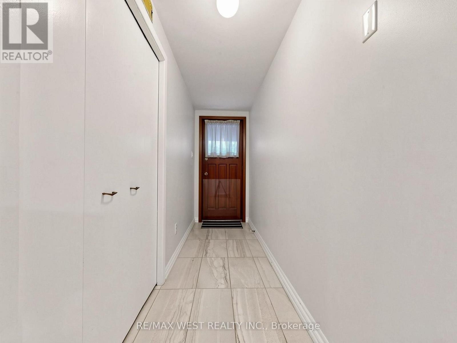 41 Burnview Crescent, Toronto, ON - Indoor Photo Showing Other Room