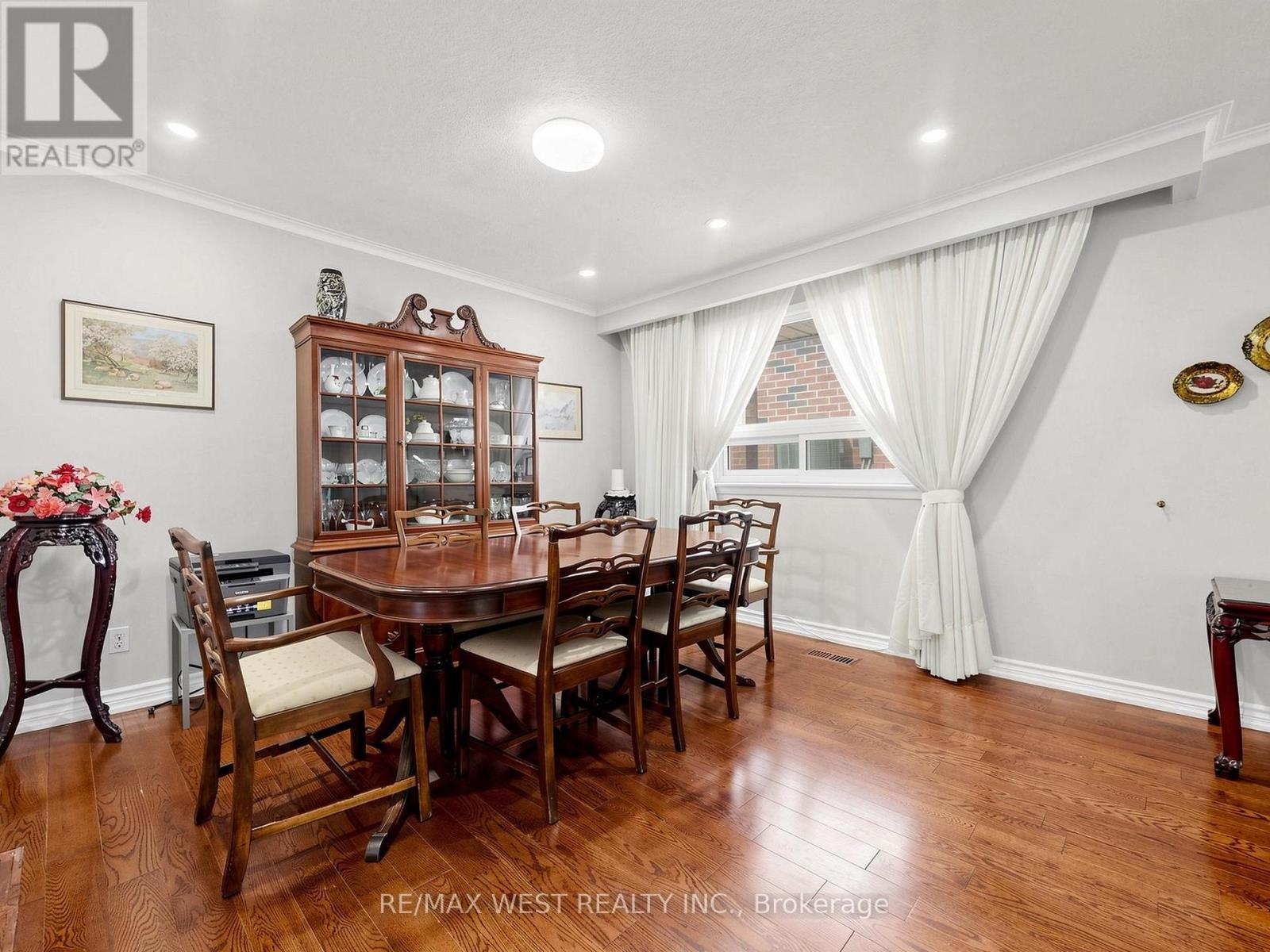 41 Burnview Crescent, Toronto, ON - Indoor Photo Showing Dining Room