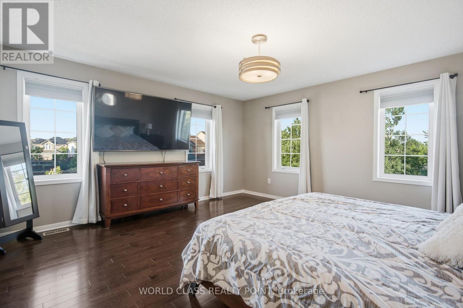 436 Cusick Circle, Milton, ON - Indoor Photo Showing Bedroom