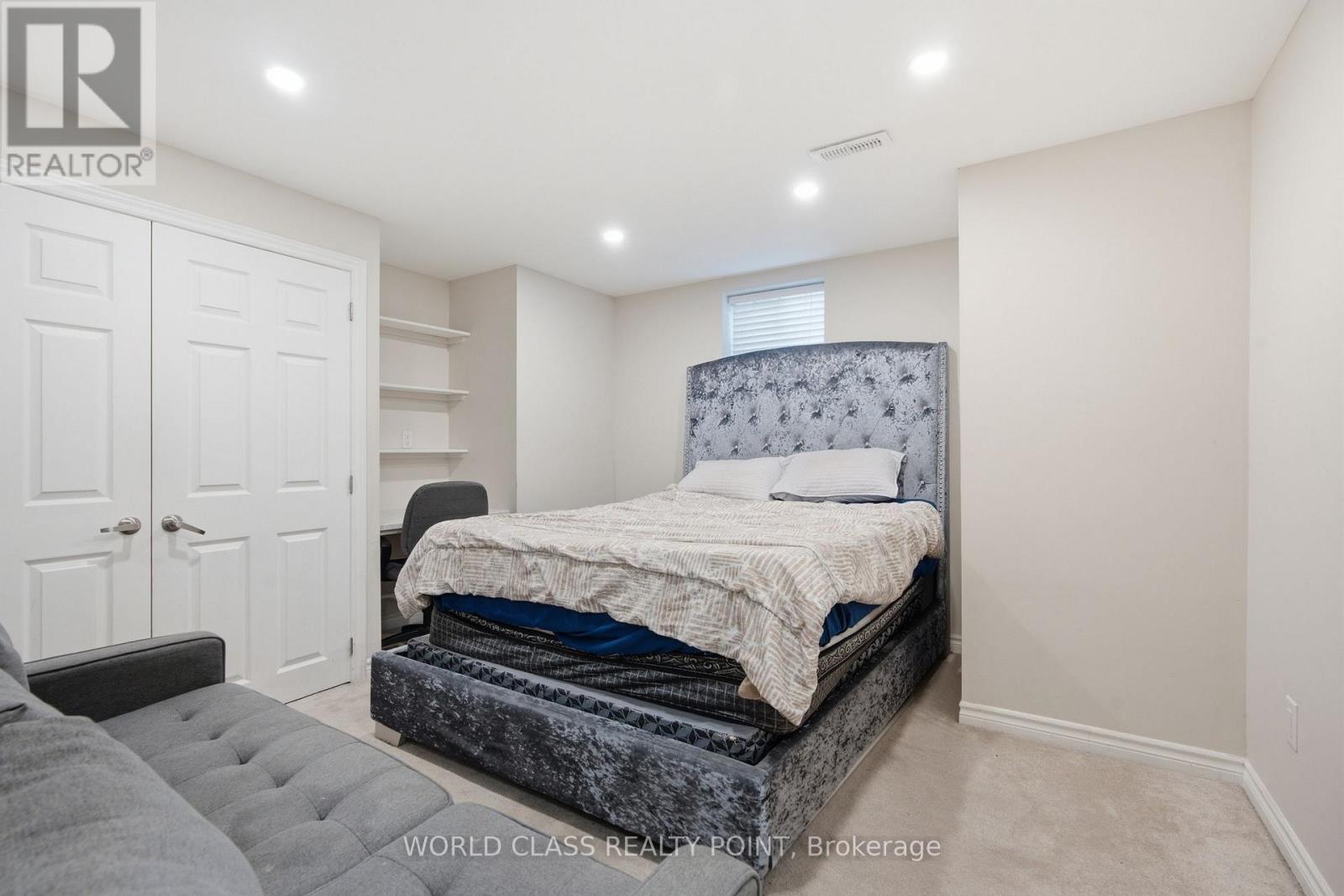 436 Cusick Circle, Milton, ON - Indoor Photo Showing Bedroom