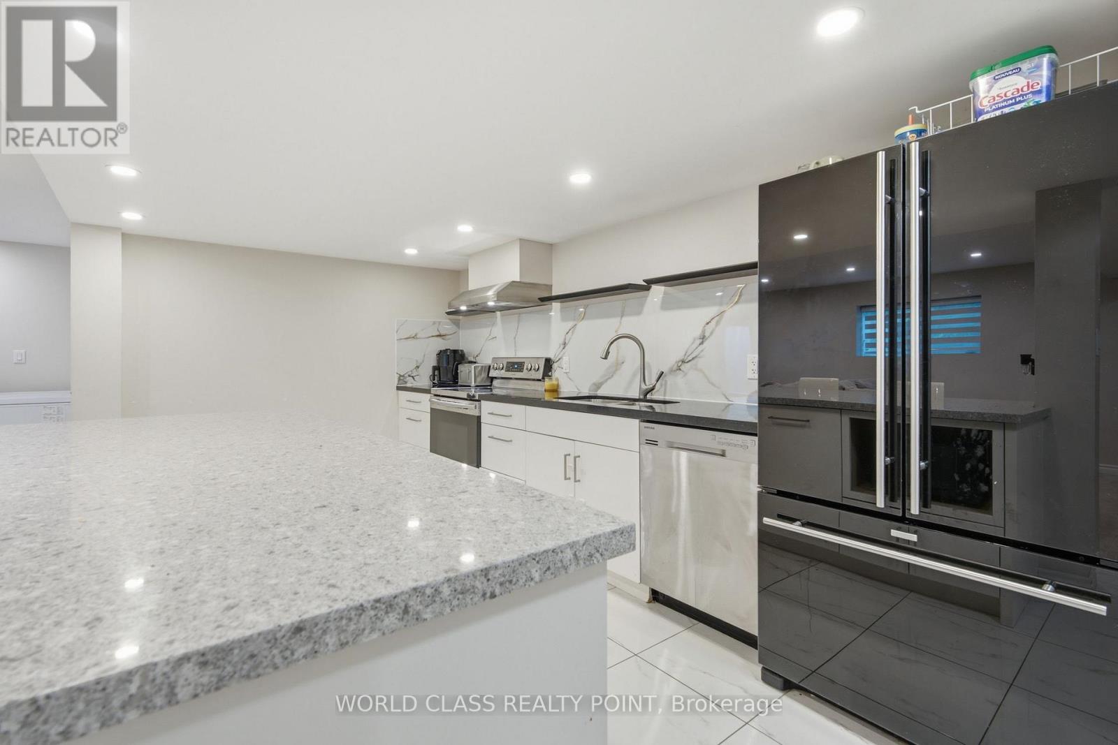 436 Cusick Circle, Milton, ON - Indoor Photo Showing Other Room