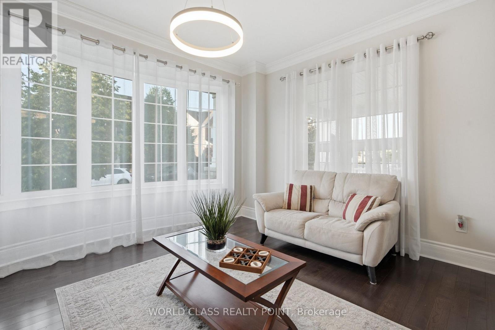 436 Cusick Circle, Milton, ON - Indoor Photo Showing Living Room