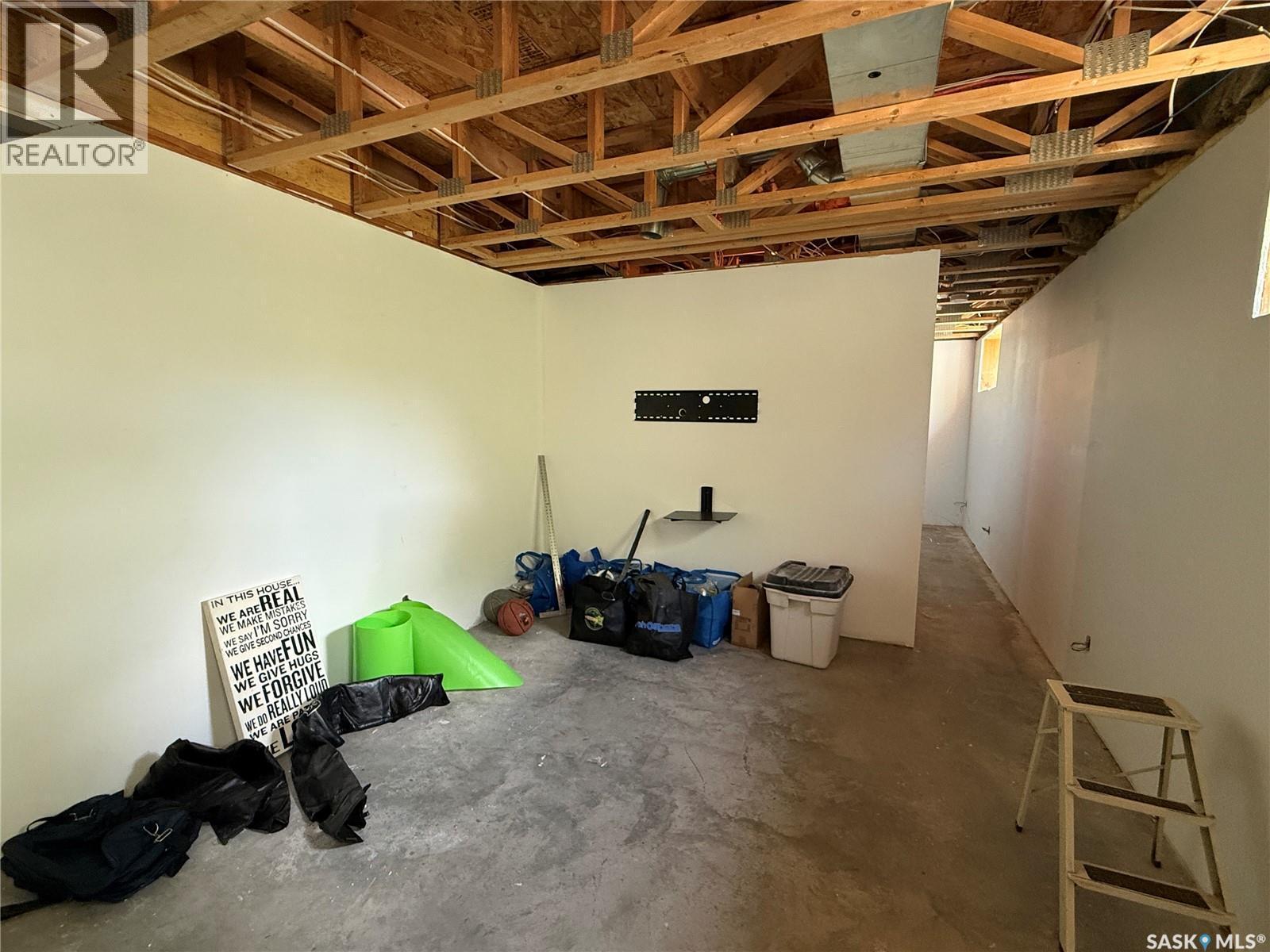 802 Park Avenue, Weyburn, SK - Indoor Photo Showing Basement