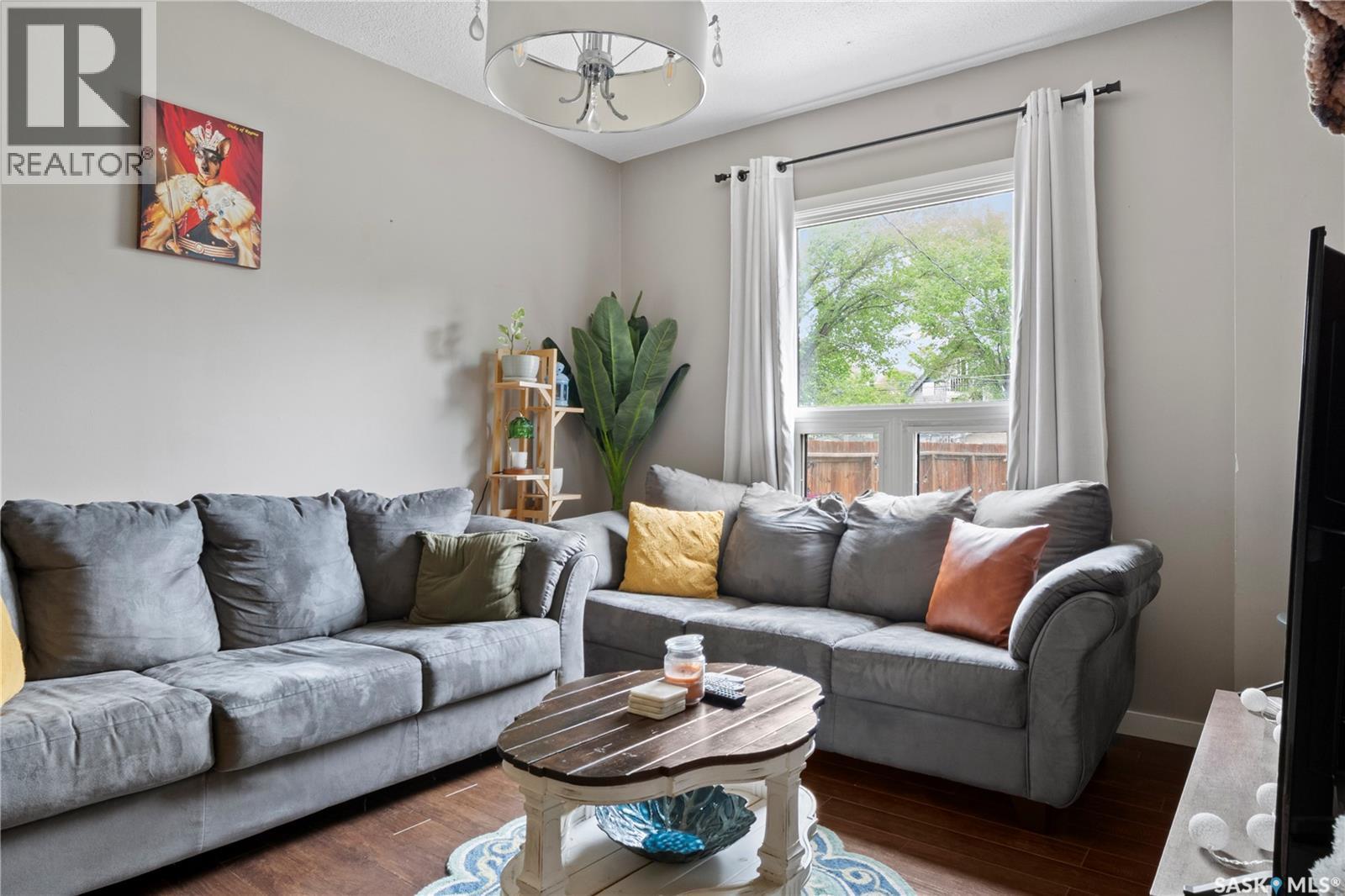 1921 Garnet Street, Regina, SK - Indoor Photo Showing Living Room