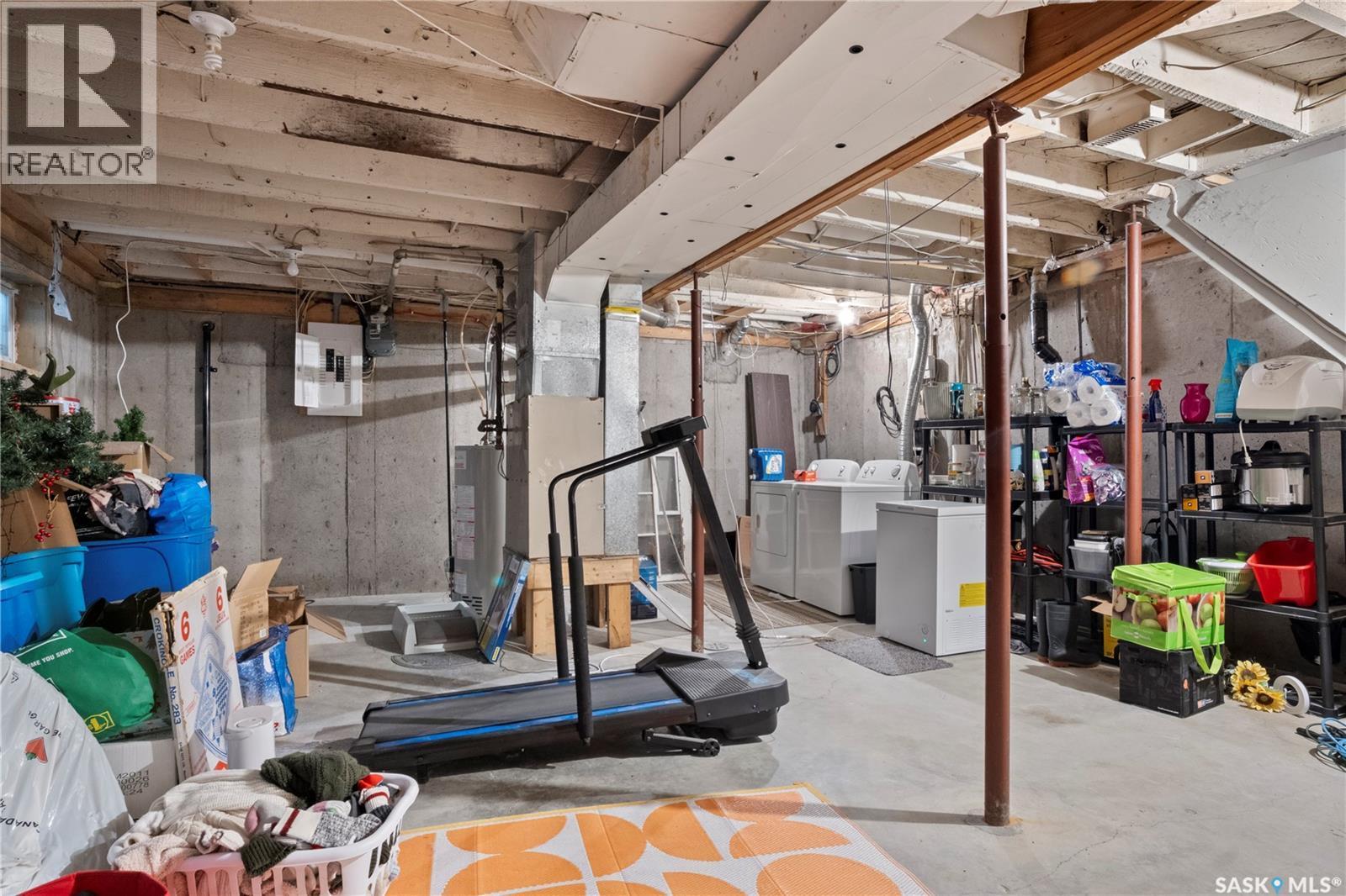 1921 Garnet Street, Regina, SK - Indoor