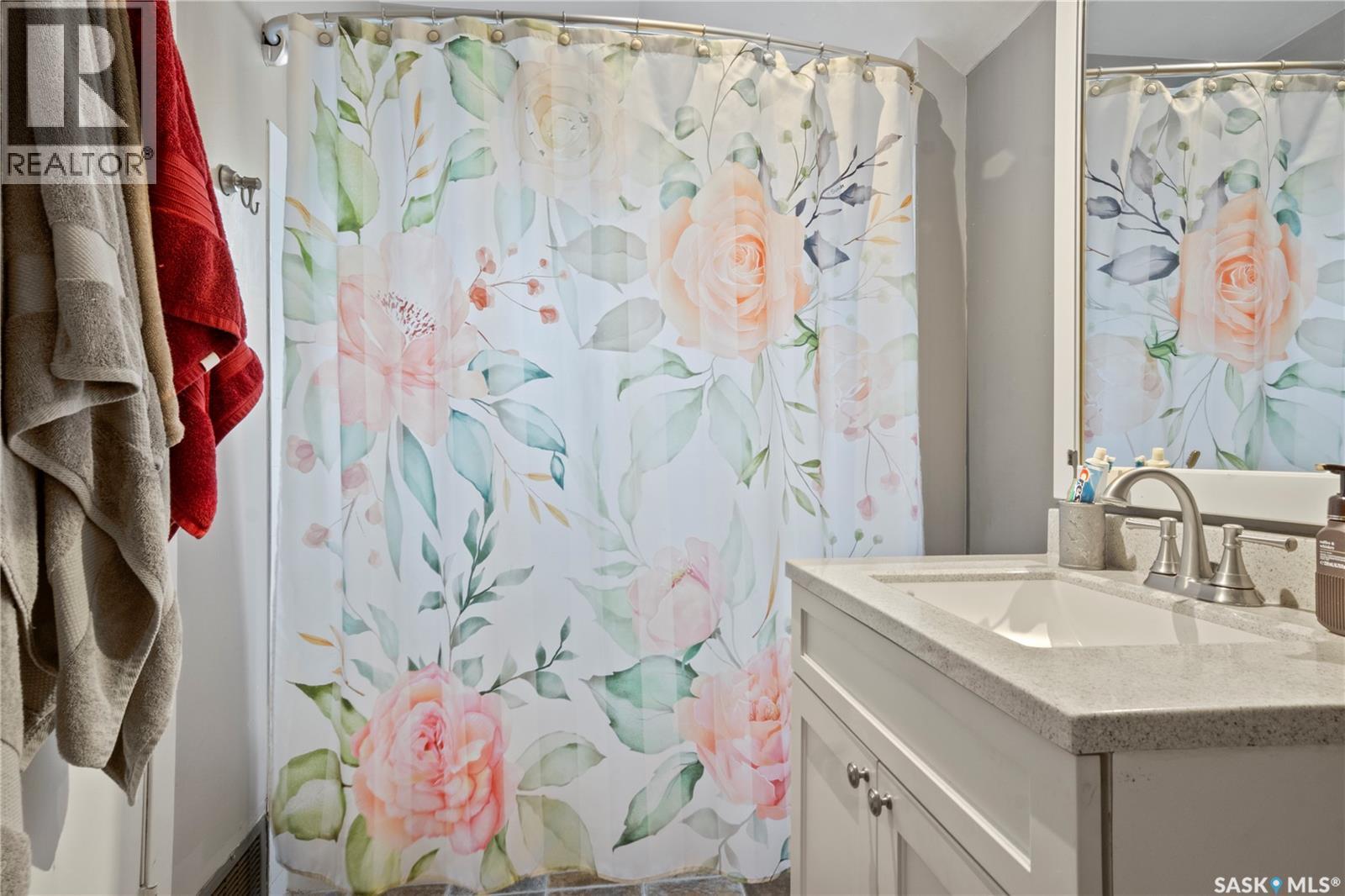 1921 Garnet Street, Regina, SK - Indoor Photo Showing Bathroom
