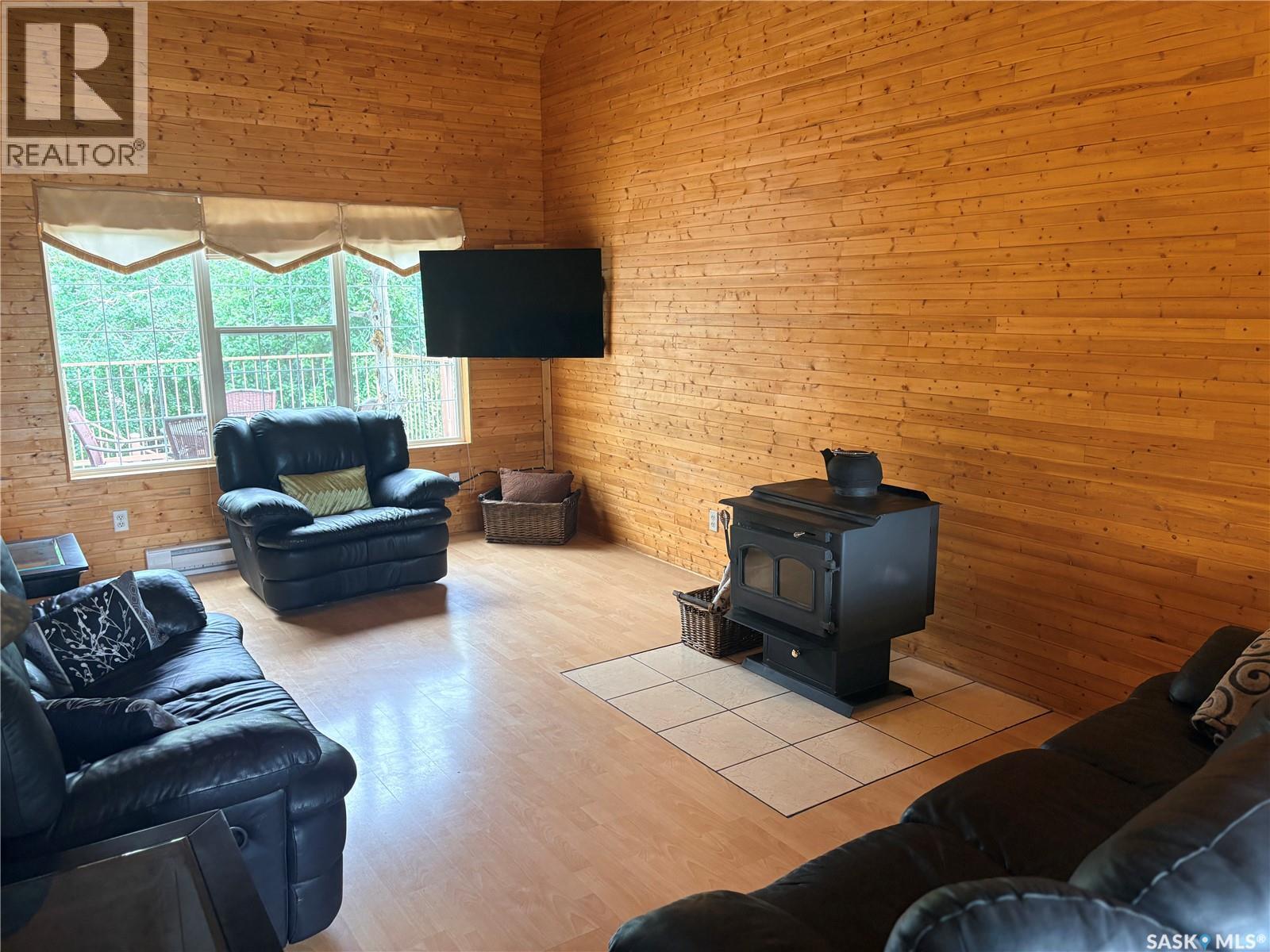 Joanette Dr Cabin, Leask Rm No. 464, SK - Indoor Photo Showing Living Room