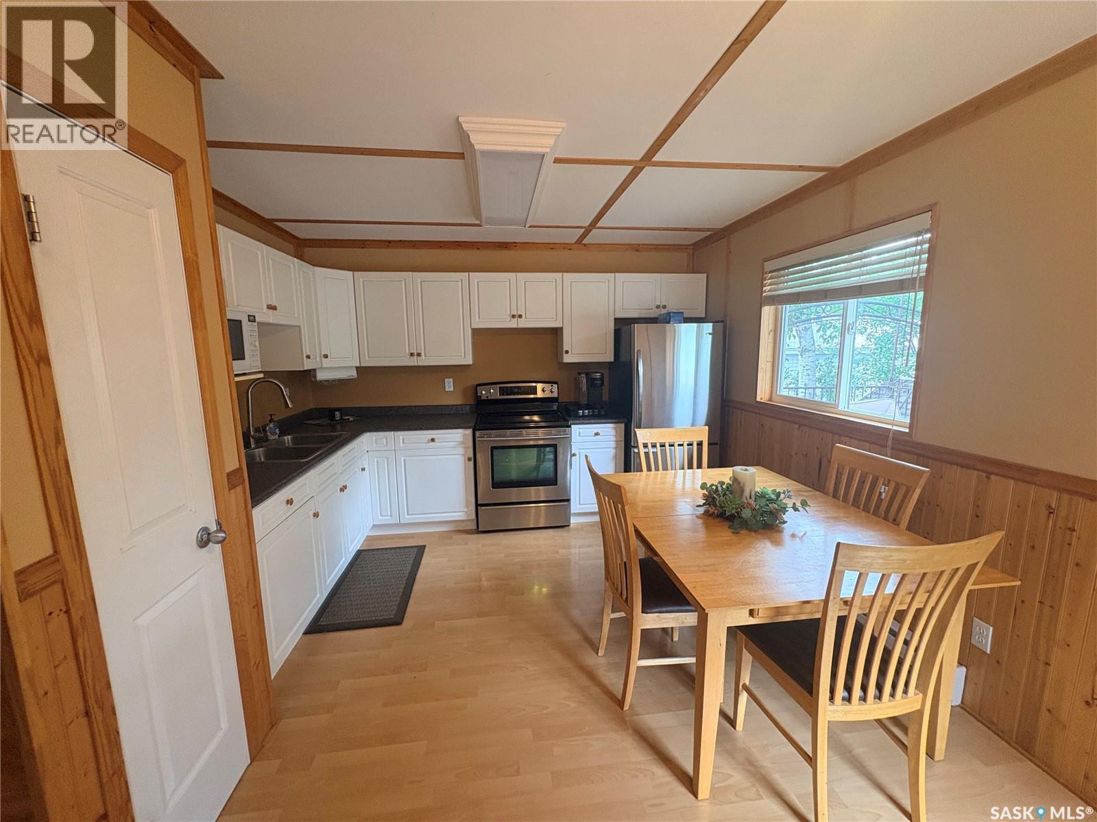 Joanette Dr Cabin, Leask Rm No. 464, SK - Indoor
