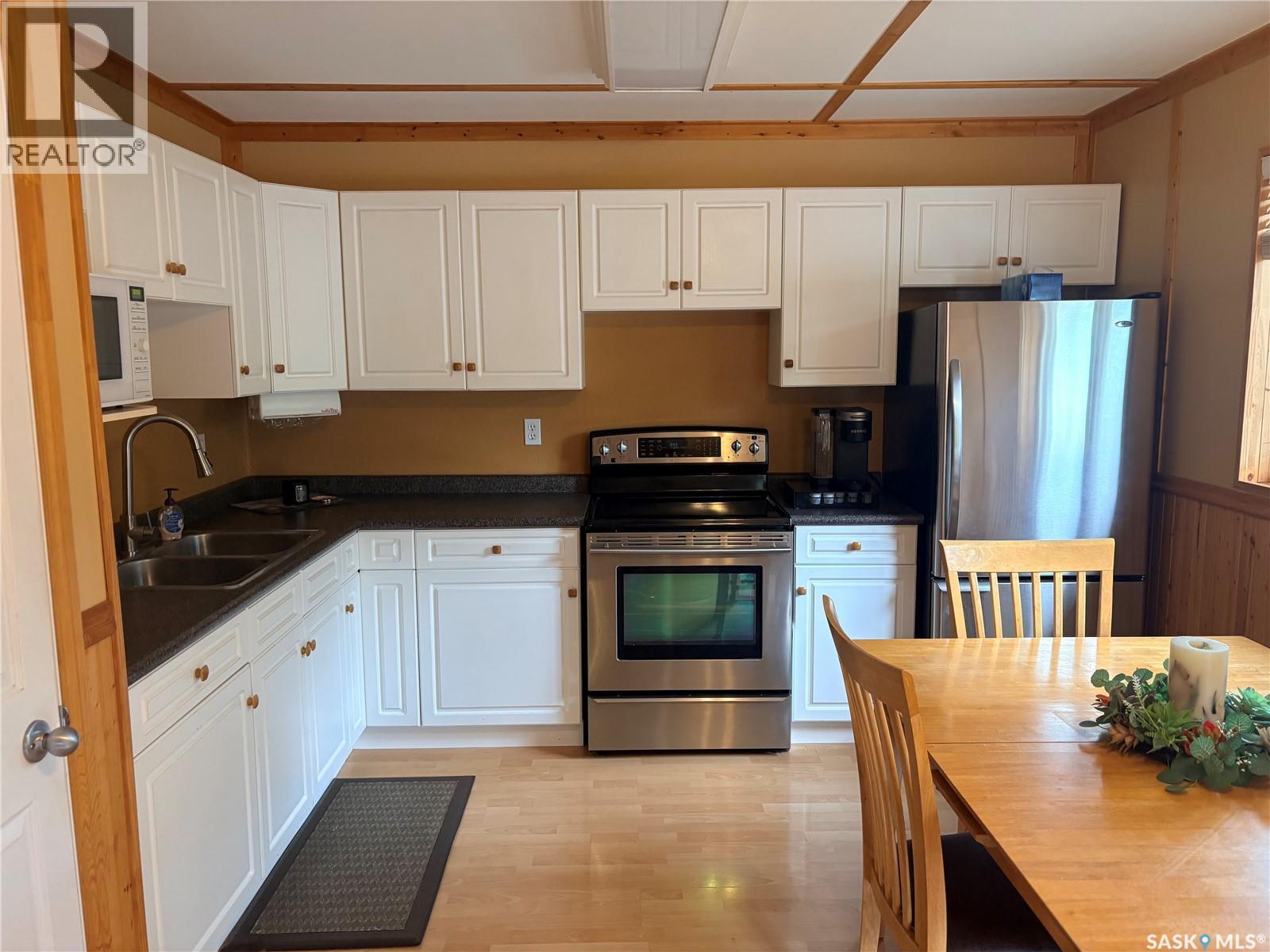 Joanette Dr Cabin, Leask Rm No. 464, SK - Indoor Photo Showing Kitchen With Double Sink