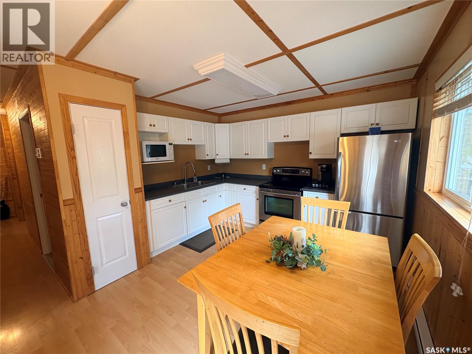 Joanette Dr Cabin, Leask Rm No. 464, SK - Indoor