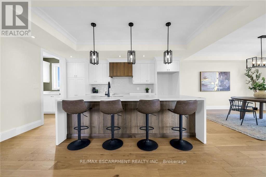 to-be-built (Photo for illustration purpose only) - 92 Craddock Boulevard, Haldimand, ON - Indoor Photo Showing Kitchen With Upgraded Kitchen