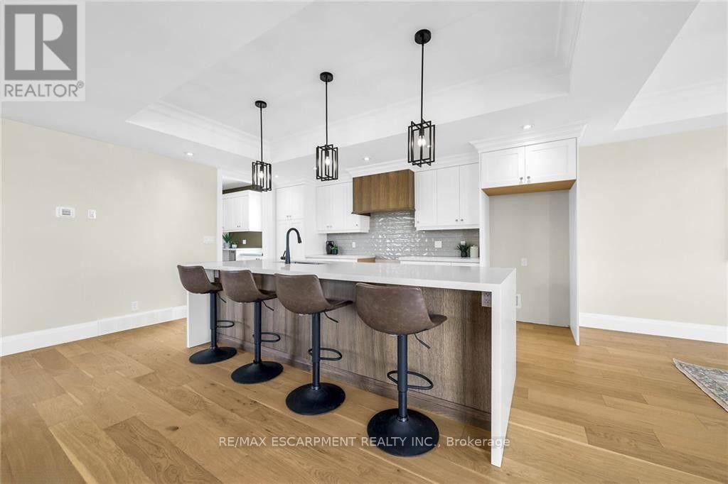 to-be-built (Photo for illustration purpose only) - 92 Craddock Boulevard, Haldimand, ON - Indoor Photo Showing Kitchen With Upgraded Kitchen