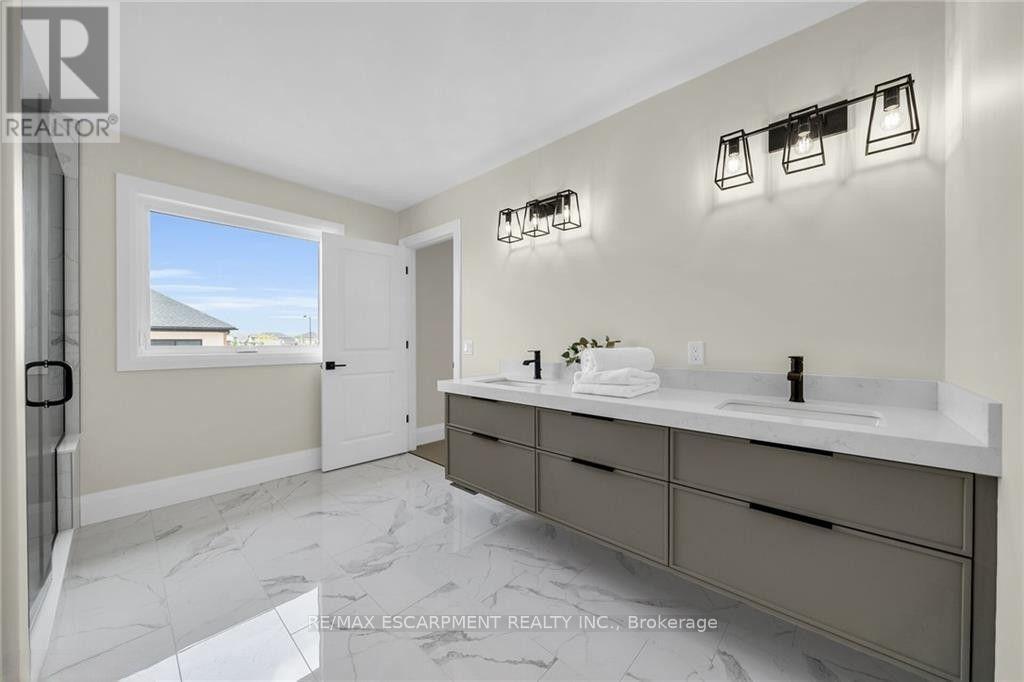to-be-built (Photo for illustration purpose only) - 92 Craddock Boulevard, Haldimand, ON - Indoor Photo Showing Bathroom