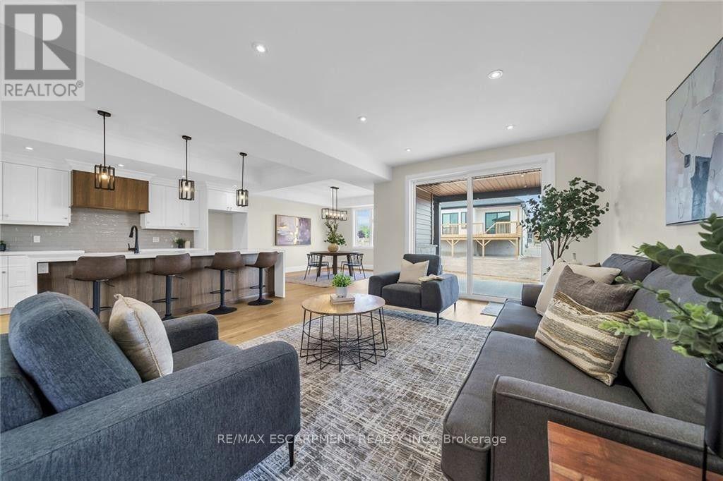 to-be-built (Photo for illustration purpose only) - 92 Craddock Boulevard, Haldimand, ON - Indoor Photo Showing Living Room