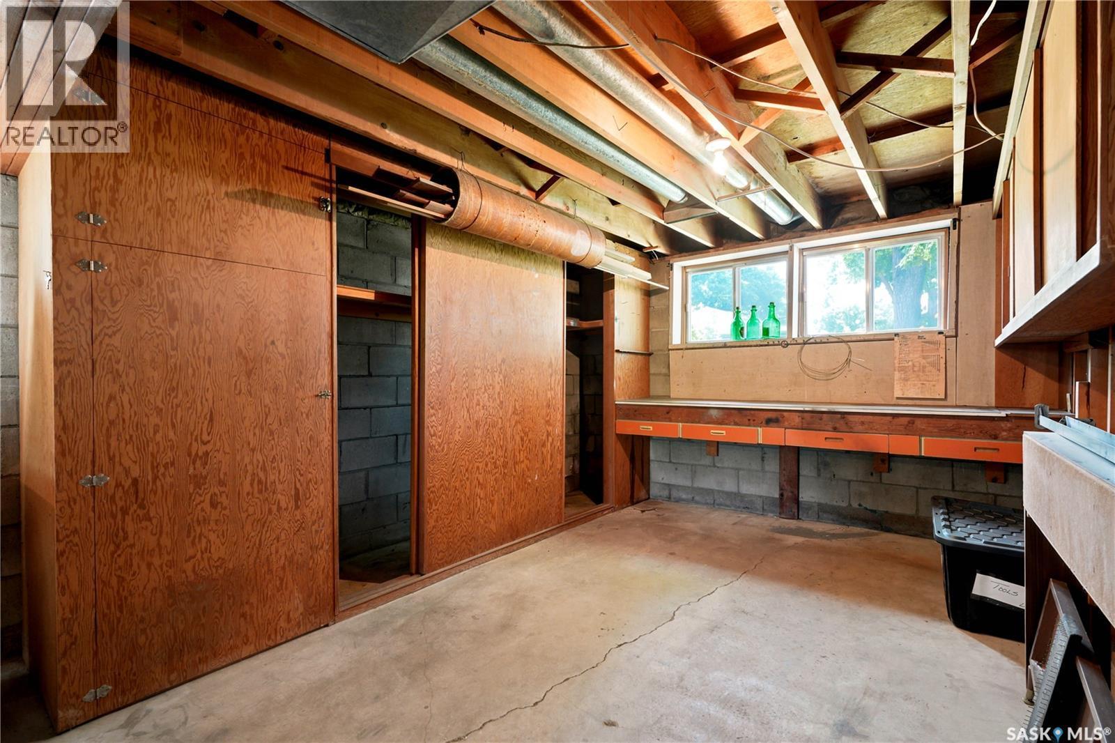 1632 9Th Avenue N, Saskatoon, SK - Indoor
