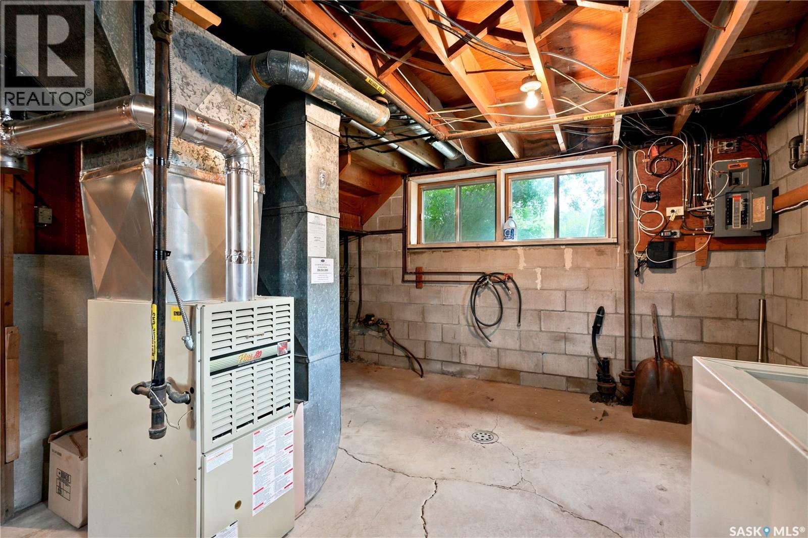 1632 9Th Avenue N, Saskatoon, SK - Indoor Photo Showing Basement