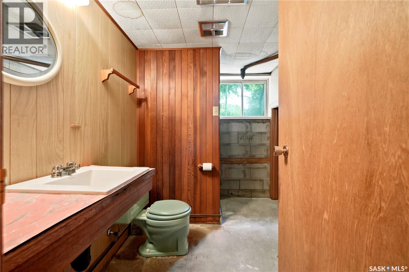 1632 9Th Avenue N, Saskatoon, SK - Indoor
