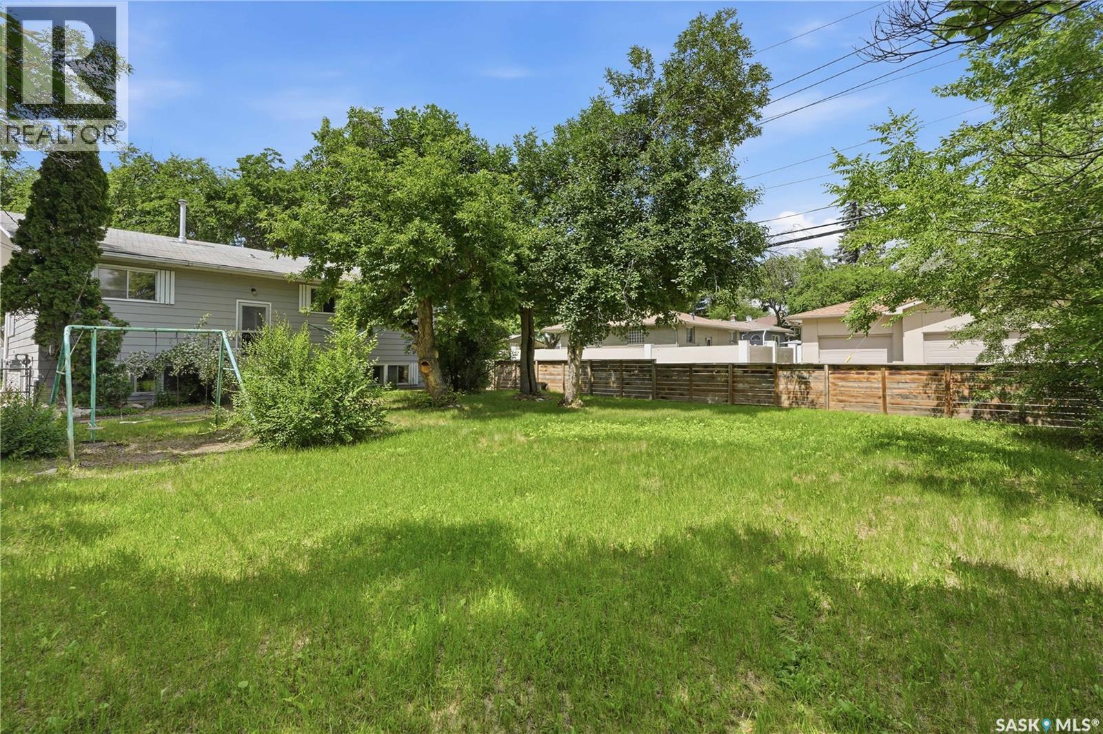 1632 9Th Avenue N, Saskatoon, SK - Outdoor