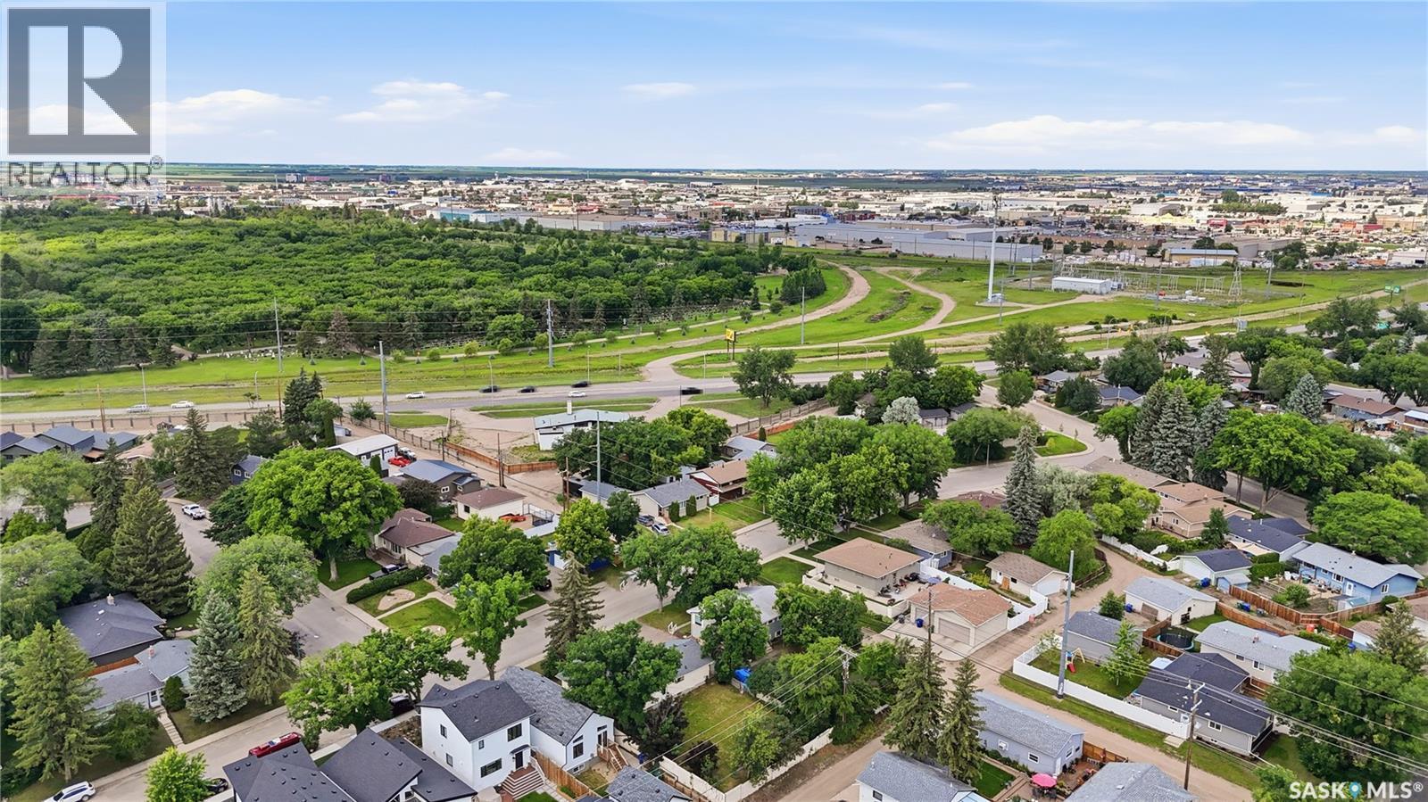 1632 9Th Avenue N, Saskatoon, SK - Outdoor With View