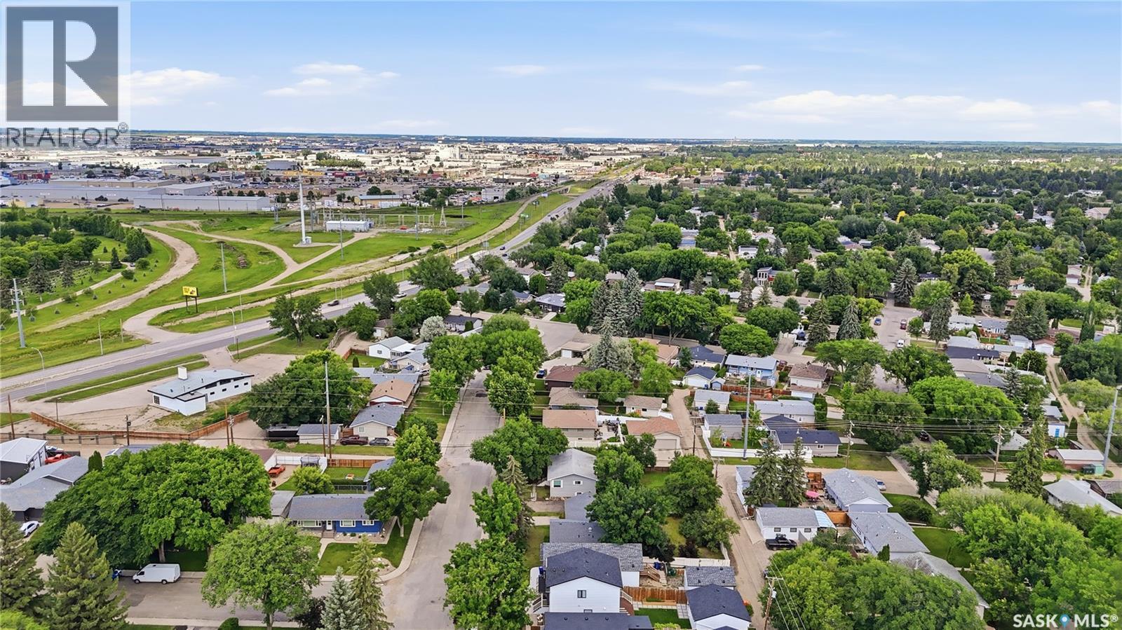 1632 9Th Avenue N, Saskatoon, SK - Outdoor With View