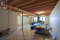 Large Workshop/Storage with Door to Lake -