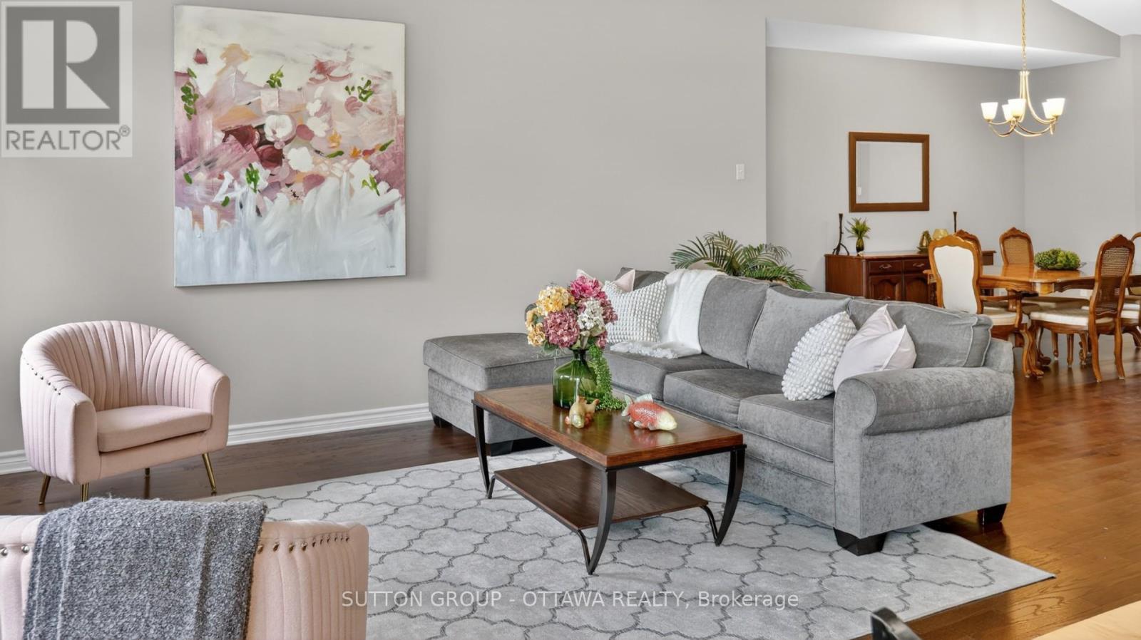 104 Passageway Private, Ottawa, ON - Indoor Photo Showing Living Room