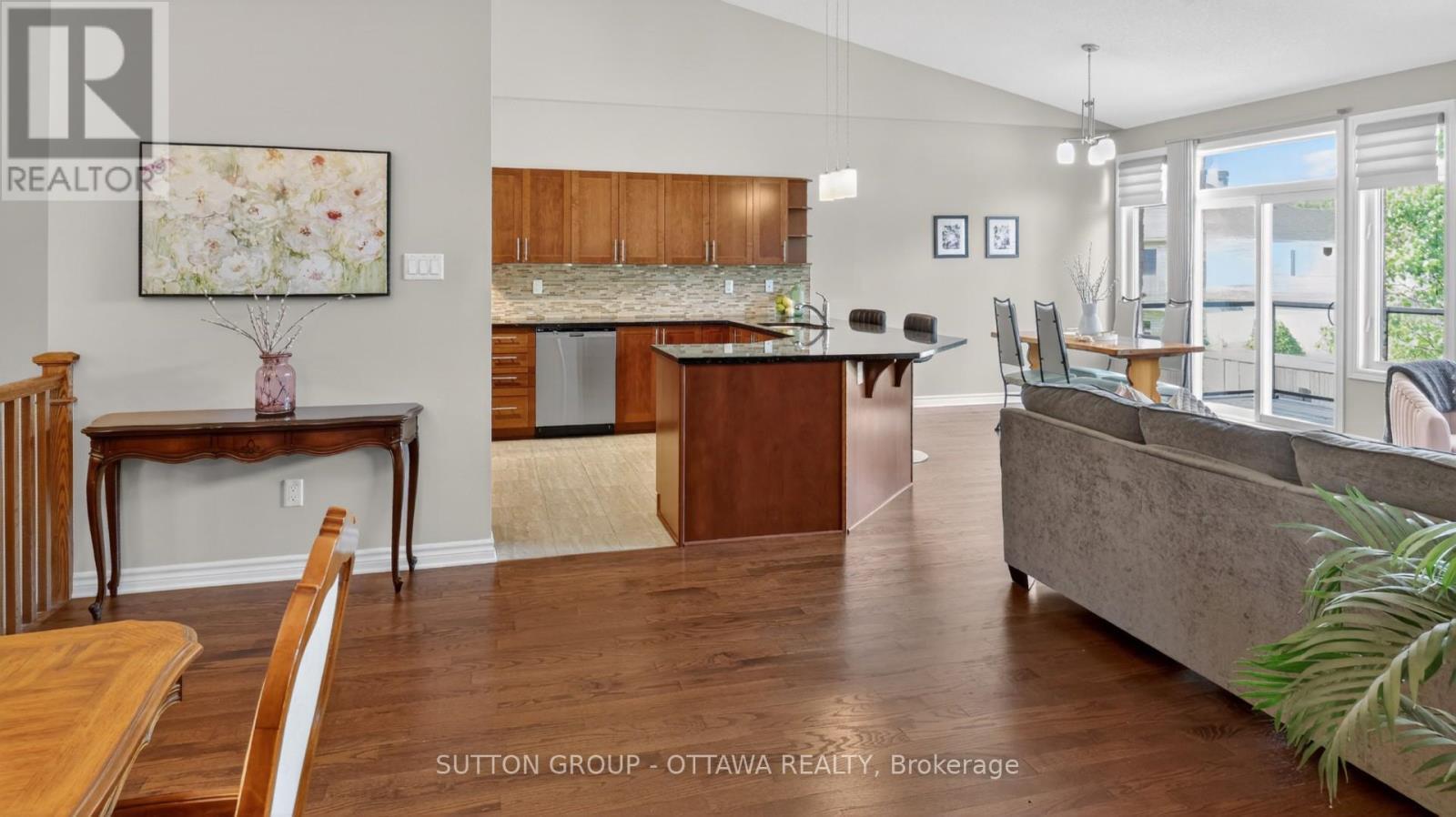 104 Passageway Private, Ottawa, ON - Indoor Photo Showing Kitchen
