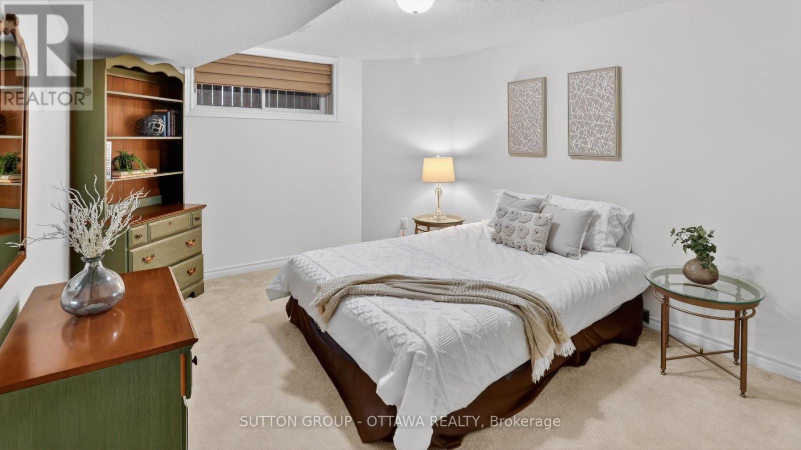 104 Passageway Private, Ottawa, ON - Indoor Photo Showing Bedroom