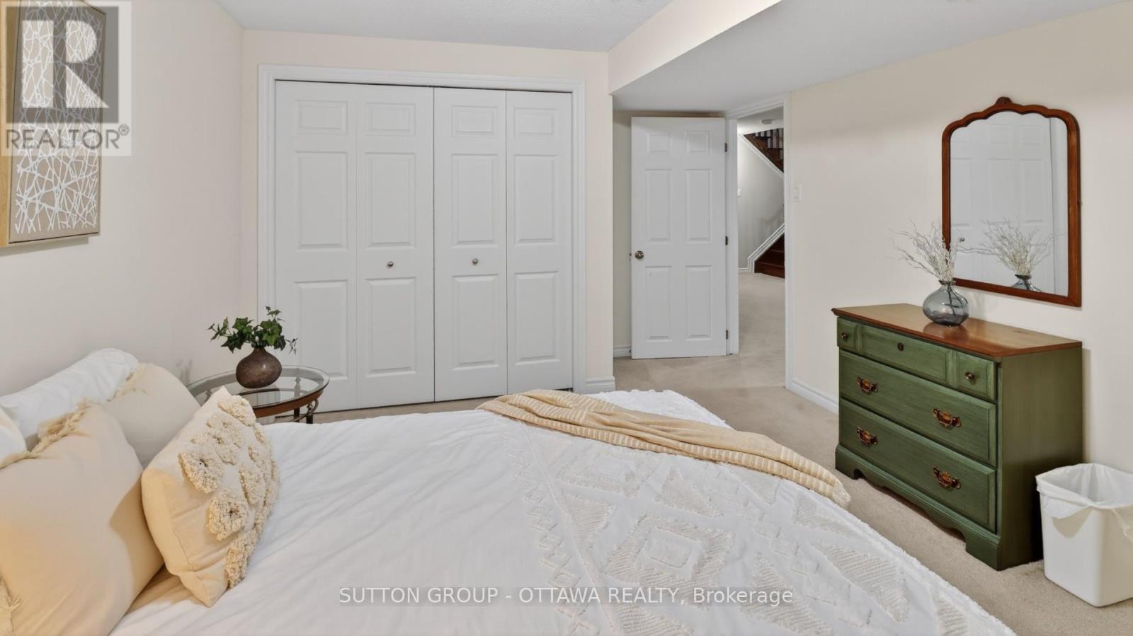 104 Passageway Private, Ottawa, ON - Indoor Photo Showing Bedroom